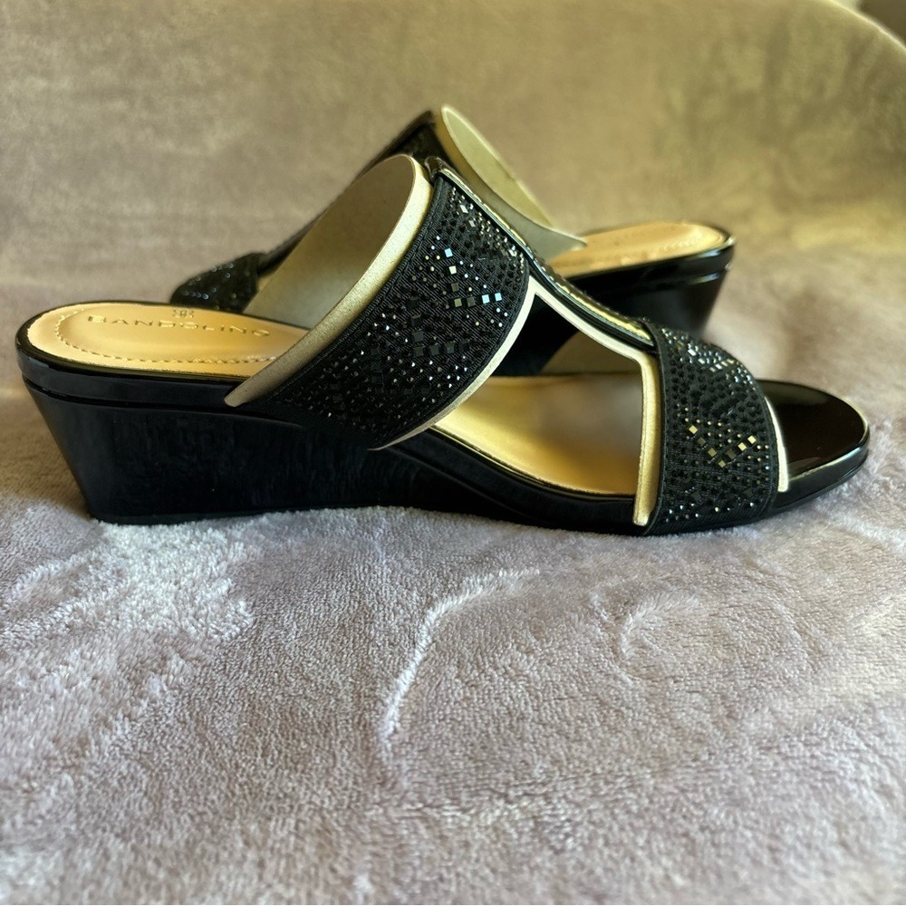 Bandolino BNILUVIT2 Black Rhinestone Wedge Sandals T-Strap Mules Womens 6M - Picture 3 of 10